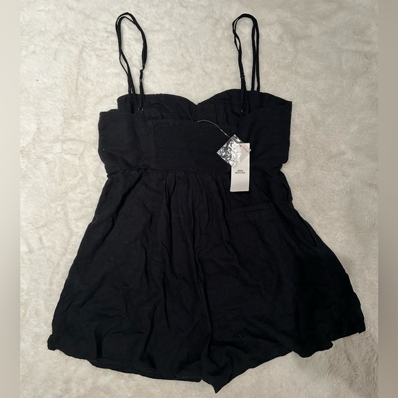 NEW Urban Outfitters Black Linen Romper - Picture 3 of 4